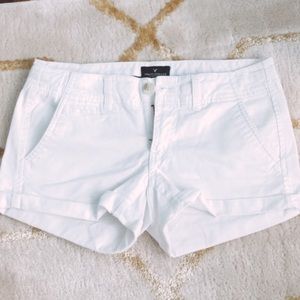 NWOT khaki white shortie AE 2